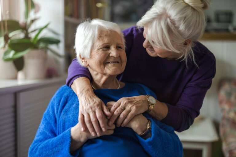 comment lutter contre l'isolement des seniors